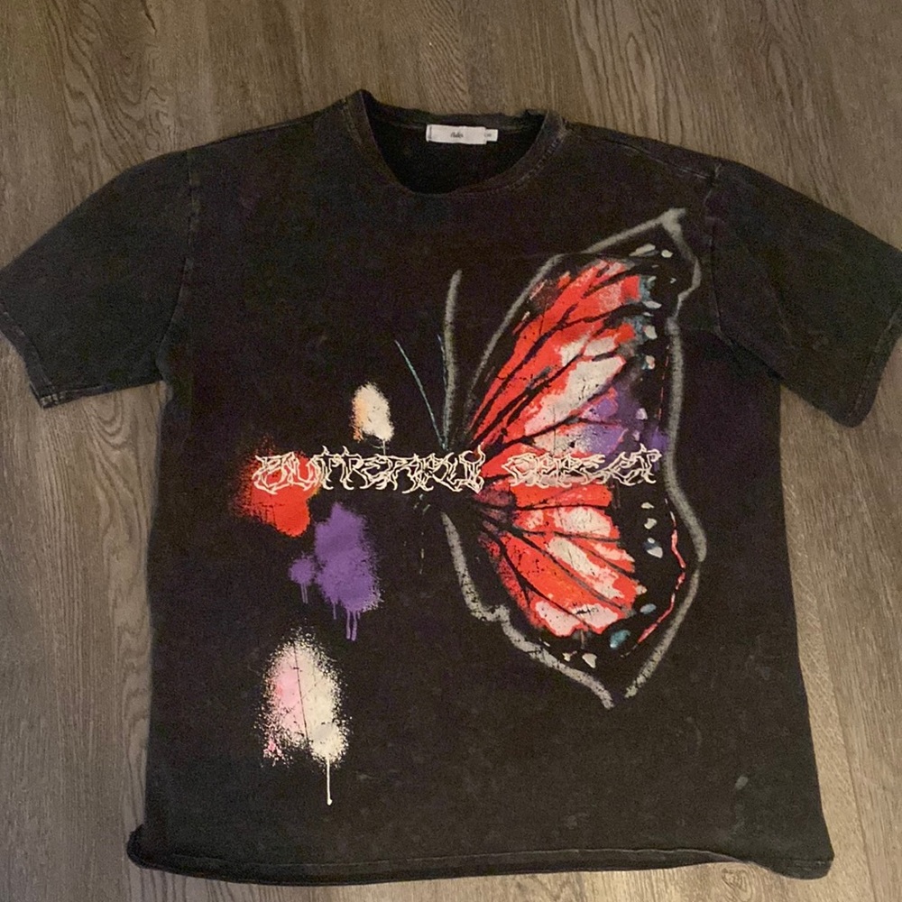 Oversized butterfly tee